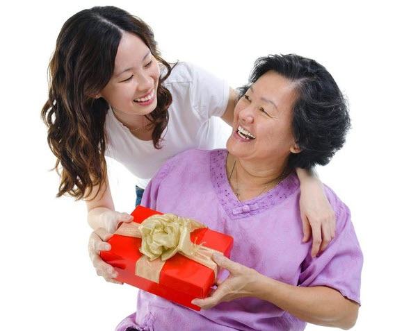 Mơ thấy biếu cụ